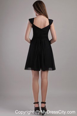 Black Mini-length Chiffon Empire Homecoming Dress with V-neck