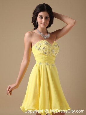 Yellow A-line Sweetheart Chiffon Short Prom Dress with Beading