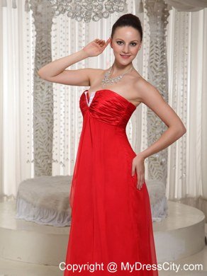 Plus Size Red V-neck Chiffon Ruches Prom Dress With Side Zipper