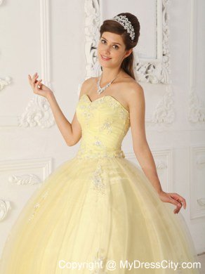 Tulle Appliques Sweetheart Light Yellow Quinceanera Dresses For Cheap