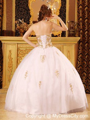 White Ball Gown Sweetheart Quinceanera Gowns With Gold Appliques