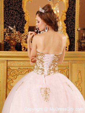 White Ball Gown Sweetheart Quinceanera Gowns With Gold Appliques