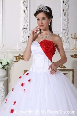 White Sweetheart Ball Gown Sweet 16 Dresses With Red Petals