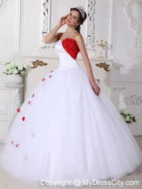 White Sweetheart Ball Gown Sweet 16 Dresses With Red Petals