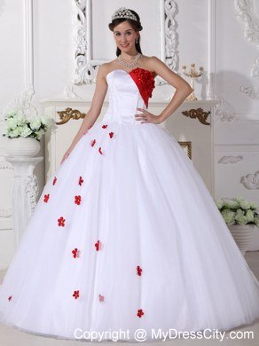 White Sweetheart Ball Gown Sweet 16 Dresses With Red Petals