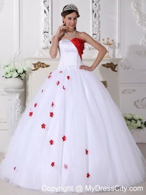 White Sweetheart Ball Gown Sweet 16 Dresses With Red Petals