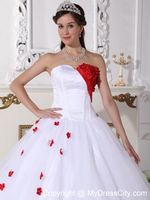 White Sweetheart Ball Gown Sweet 16 Dresses With Red Petals