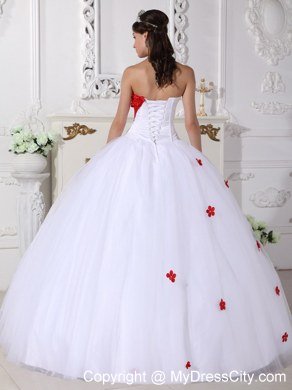 White Sweetheart Ball Gown Sweet 16 Dresses With Red Petals