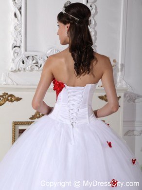 White Sweetheart Ball Gown Sweet 16 Dresses With Red Petals