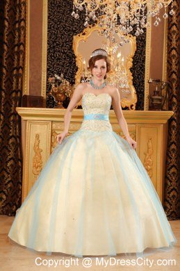 Elegant Sweetheart Beaded Quinceanera Gowns With Satin and Tulle