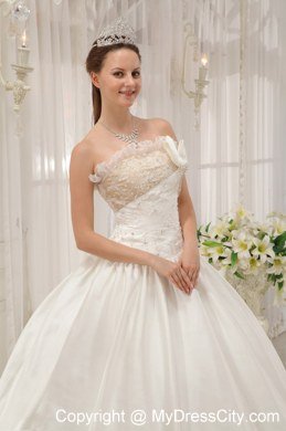 Luxurious White Ball Gown Strapless Beading Quinceanera Dresses