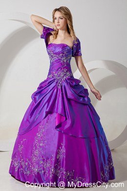 Purple Strapless Embroidery Quinceanera Gowns with Quinceanera Dress