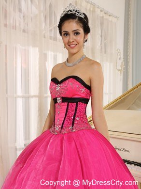 Beaded Decorate Sweetheart 2013 Qunceanera Dress in Hot Pink