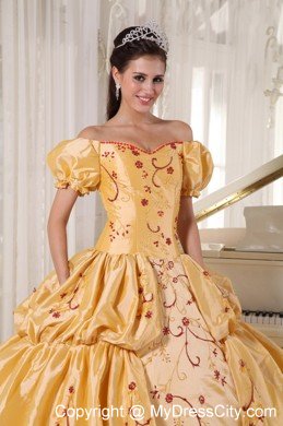 Off Shoulder Pick Ups Embroidery Gold Quinceanera Dress with Short Sleeves