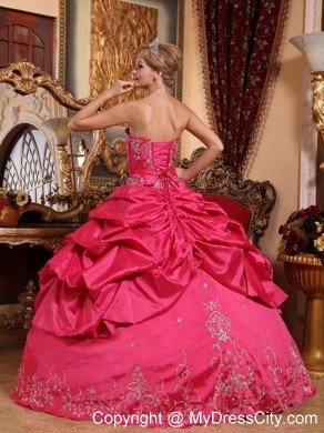 Taffeta Embroidery with Beading Sweetheart 2013 Hot Pink Quinceanera Dress