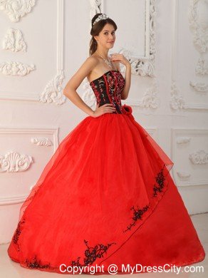 Red Strapless Beading Long Quinceanera Dress with Black Appliques