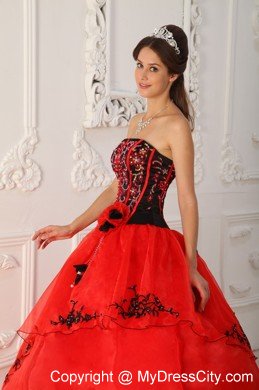 Red Strapless Beading Long Quinceanera Dress with Black Appliques