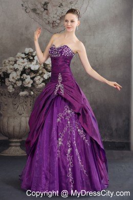 Sweetheart Ruching Purple Quinceanera Dress with Beading and Appliques