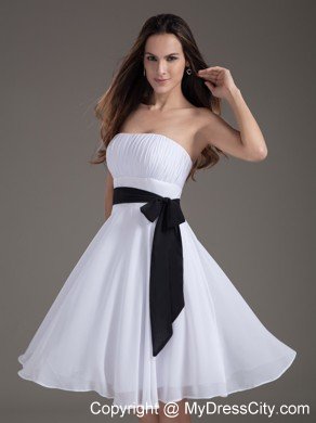 White Chiffon Strapless Knee-length Prom Dress for Girls