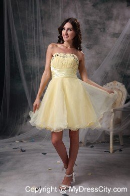 Yellow Strapless Beading Ruche Orangza Knee-length Cocktail Dress