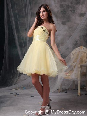 Yellow Strapless Beading Ruche Orangza Knee-length Cocktail Dress