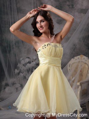 Yellow Strapless Beading Ruche Orangza Knee-length Cocktail Dress