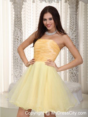 Light Yellow Strapless Mini-length Organza Ruches Cocktail Dresses