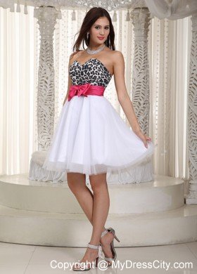 White A-line Bow Sweetheart Short Cocktail Dress with Leopard