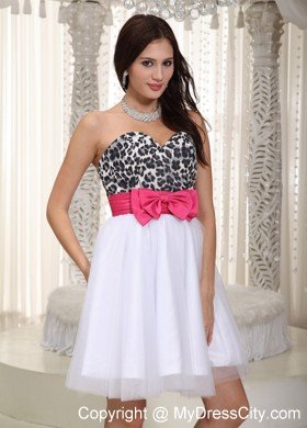 White A-line Bow Sweetheart Short Cocktail Dress with Leopard