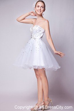 White A-line Sweetheart Cocktails Dresses with Organza Beading