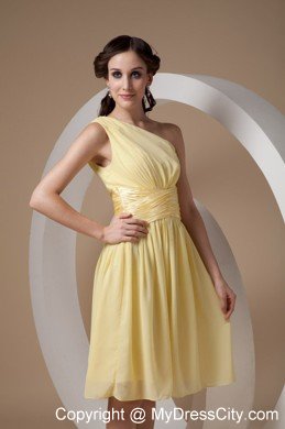 One Shoulder Knee-length Light Yellow Chiffon Bridesmaid Dama Dresses