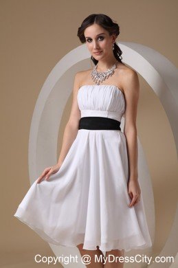 Simple Chiffon Ruched Knee-length Dama Dresses with Black Sash Bow