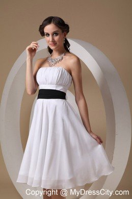 Simple Chiffon Ruched Knee-length Dama Dresses with Black Sash Bow