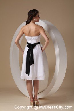 Simple Chiffon Ruched Knee-length Dama Dresses with Black Sash Bow