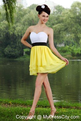 Mini-length Chiffon Yellow and White 15 Dresses for Damas with Black Sash