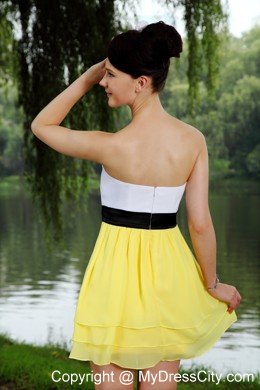 Mini-length Chiffon Yellow and White 15 Dresses for Damas with Black Sash