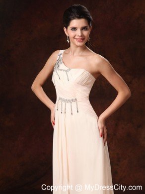 Champagne One Shoulder Evening Gowns With Beaded Shoulder