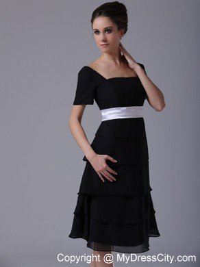 Short Sleeves Layers Black Mother Bride Dress with White Sash