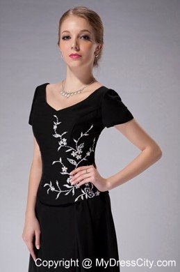 Black Empire Scoop Floor-length Chiffon Mother Of The Bride Dress with Appliques