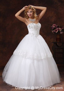 Beaded Sweetheart Neckline Puffy Tulle Ball Gown 2013 Wedding Dress