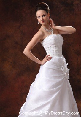 Beautiful A-line Strapless Beading Flower Appliques Wedding Gowns for Hall