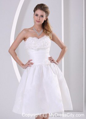 Elegant A-line Strapless Tea-length Flowers Wedding Dress For Hall