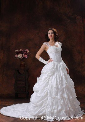 Appliques Decorate Bust Sweetheart Neckline Cap Sleeves Wedding Dress