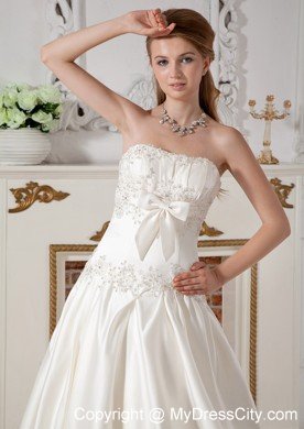 Romantic A-line Strapless Court Train Appliques Bowknot Wedding Dress