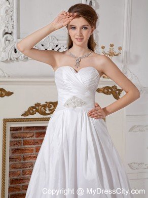 Modern A-line Court Train Appliques Taffeta Sweetheart Wedding Gown