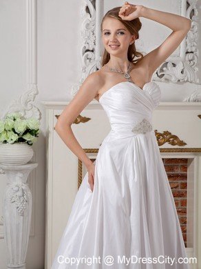 Modern A-line Court Train Appliques Taffeta Sweetheart Wedding Gown