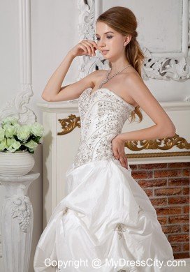 Noble A-line Sweetheart Appliques Pick-up Wedding Dress with Court Train