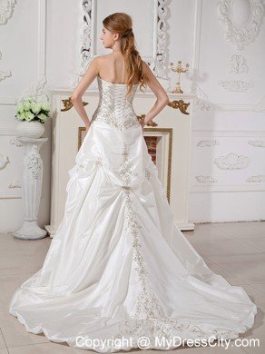 Noble A-line Sweetheart Appliques Pick-up Wedding Dress with Court Train