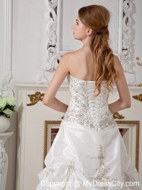 Noble A-line Sweetheart Appliques Pick-up Wedding Dress with Court Train