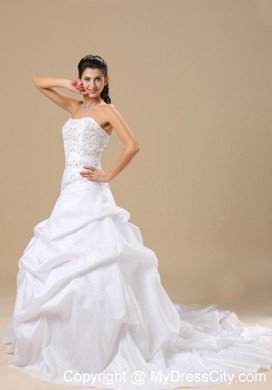 Embroidery Decorate Strapless A-line Pick-ups Bridal Gown with Train